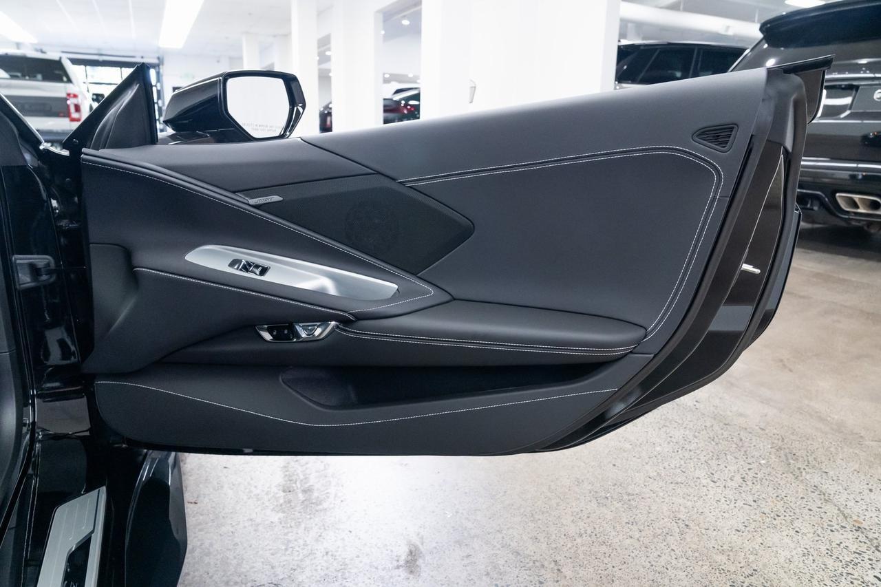 2025 Chevrolet Corvette E-Ray 1 Owner 1LZ Carbon Ceramic Brakes Head-Up Display Portland OR