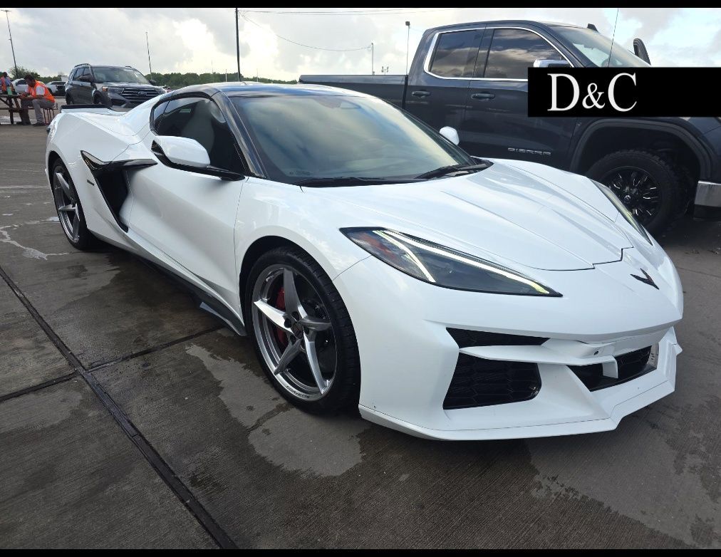 2025 Chevrolet Corvette E-Ray 3LZ Carbon Ceramic Brakes Magnetic Ride Control
