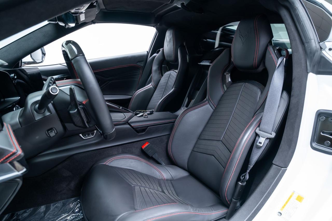 2025 Chevrolet Corvette E-Ray 3LZ Carbon Ceramic Brakes Magnetic Ride Control Portland OR