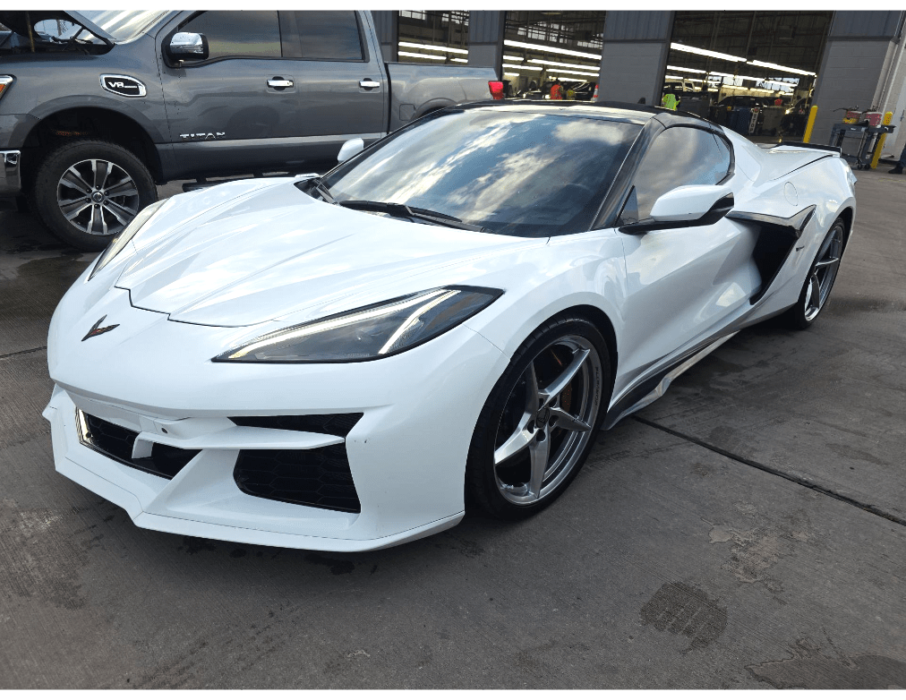 2025 Chevrolet Corvette E-Ray 3LZ Carbon Ceramic Brakes Magnetic Ride Control Portland OR