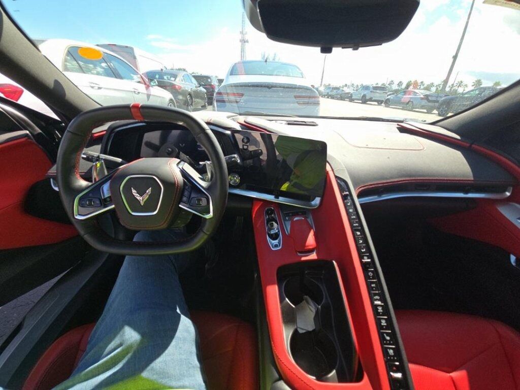 2025 Chevrolet Corvette Stingray Convertible photo 4