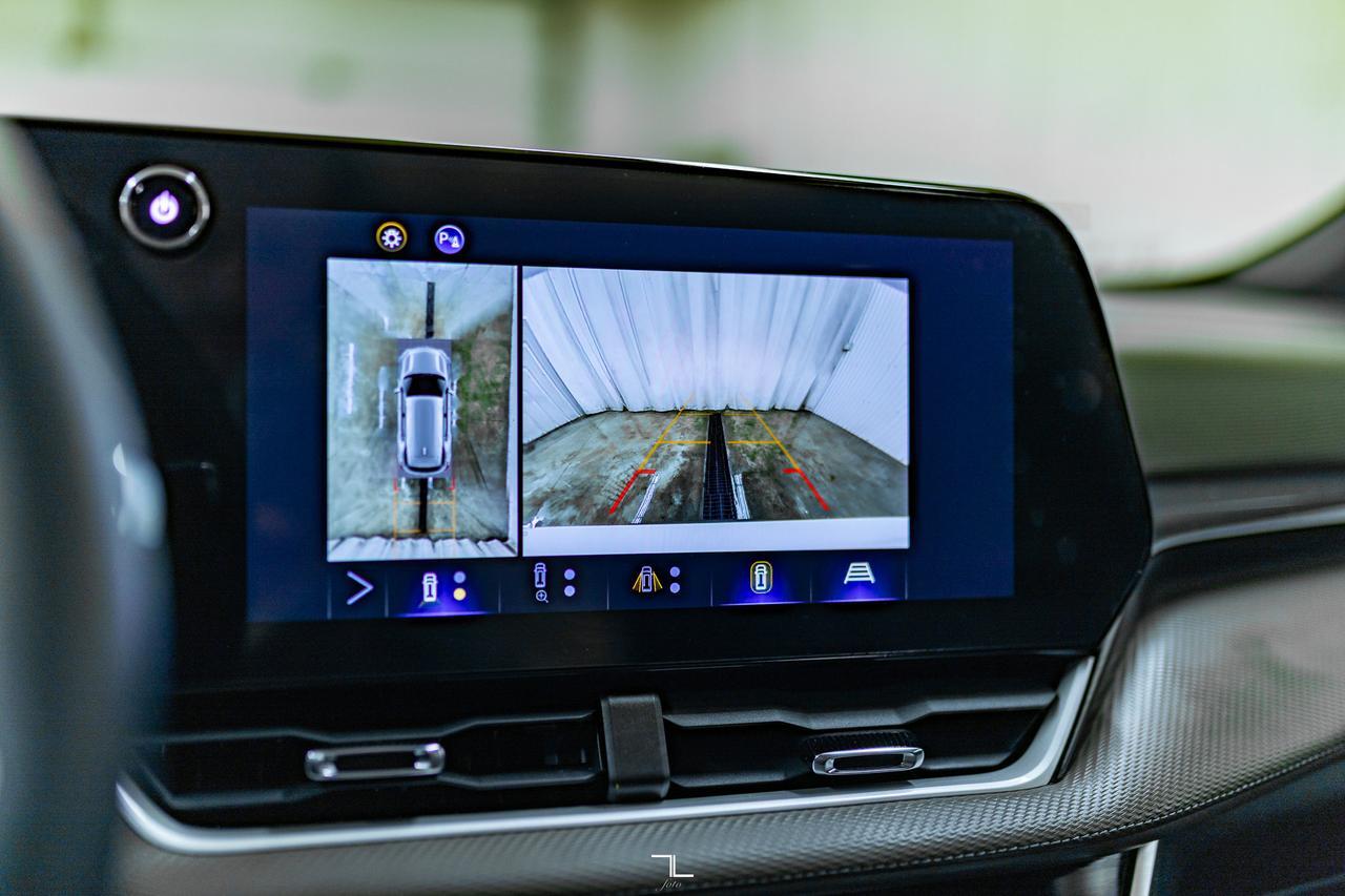 2025 Chevrolet Equinox AWD LT Leather Roof Nav BCam Red Deer AB