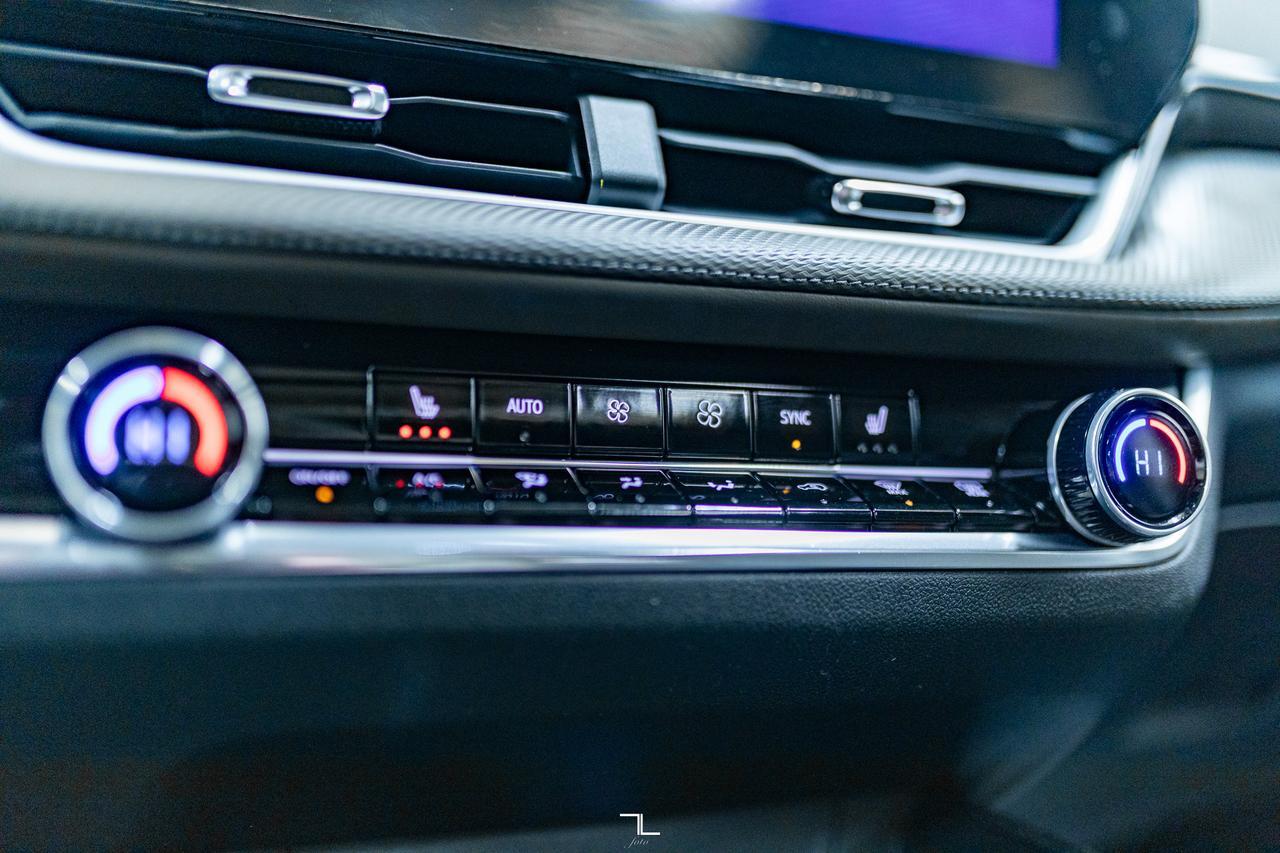 2025 Chevrolet Equinox AWD LT Leather Roof Nav BCam Red Deer AB