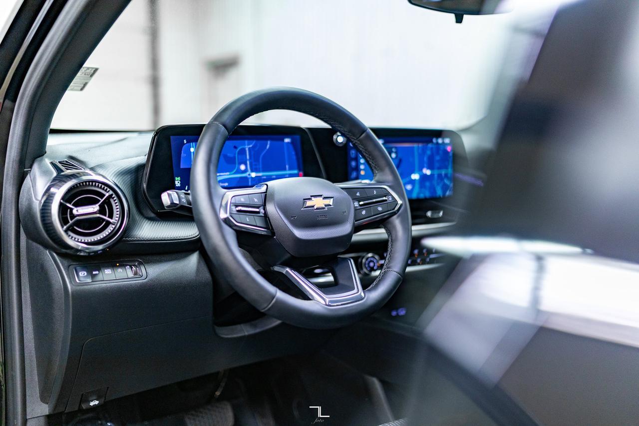 2025 Chevrolet Equinox AWD LT Nav Roof BCam Red Deer AB