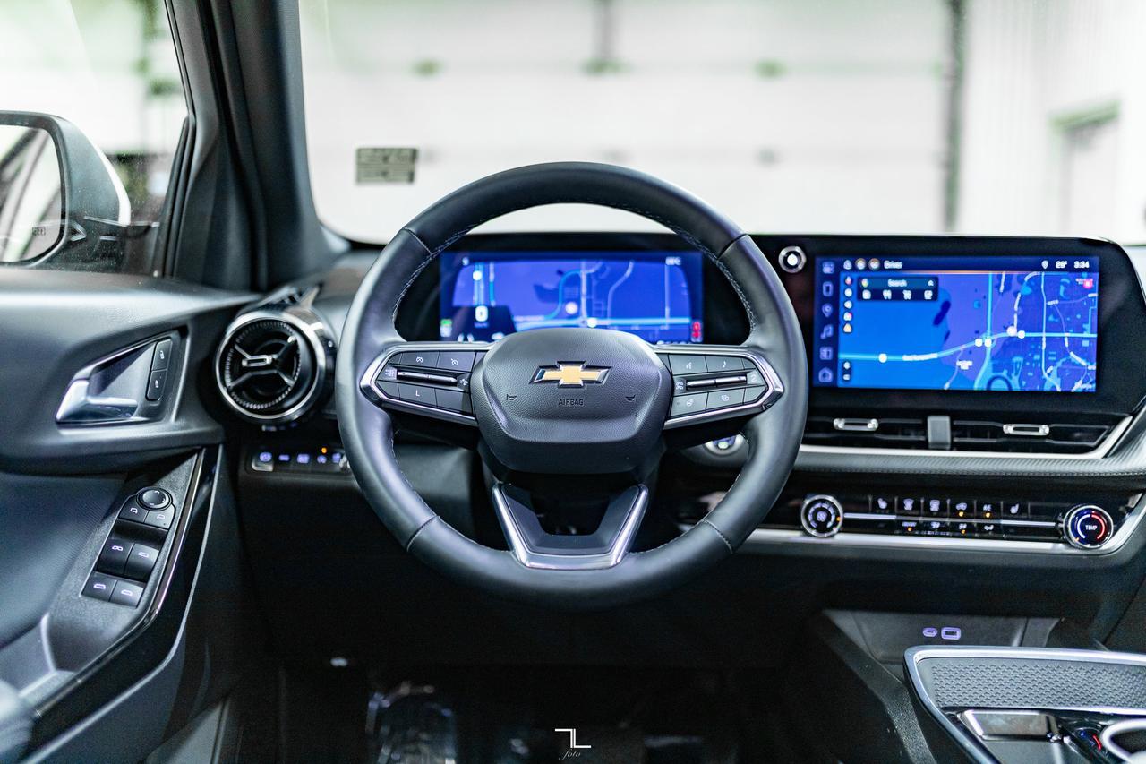 2025 Chevrolet Equinox AWD LT Nav Roof BCam Red Deer AB