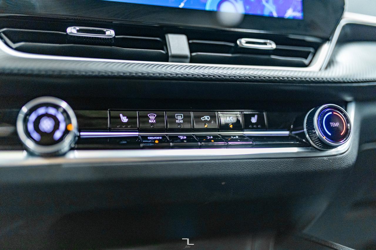 2025 Chevrolet Equinox AWD LT Nav Roof BCam Red Deer AB