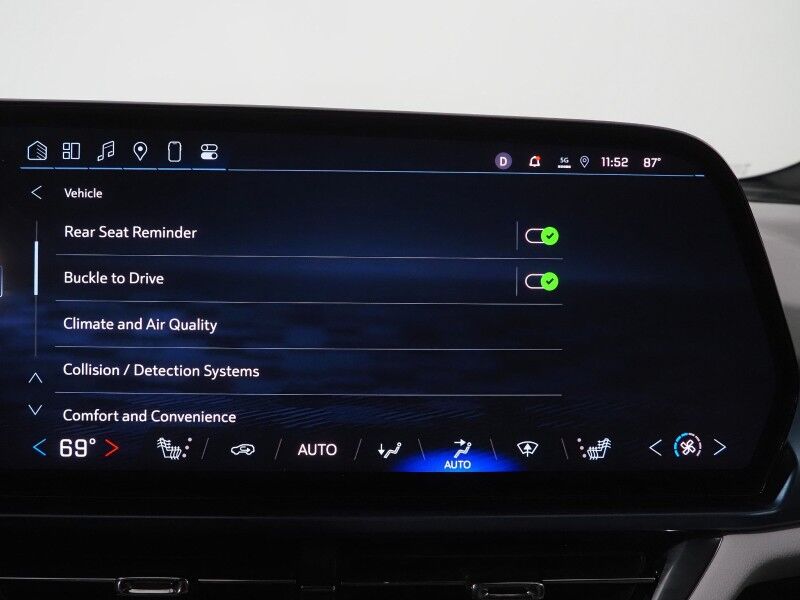 2025 Chevrolet Equinox EV LT *CONVENIENCE PKG, NAVIGATION, ADAPTIVE CRUISE, SAFETY ALERTS, COLOR TOUCHSCREEN, 360 VIEW CAMERAS, HEATED SEATS/STEERING, REMOTE START, POWER LIFTGATE, WIRELESS CHARGING Round Rock TX