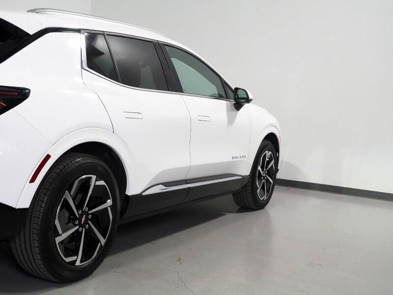 2025 Chevrolet Equinox EV LT *CONVENIENCE PKG, NAVIGATION, ADAPTIVE CRUISE, SAFETY ALERTS, COLOR TOUCHSCREEN, 360 VIEW CAMERAS, HEATED SEATS/STEERING, REMOTE START, POWER LIFTGATE, WIRELESS CHARGING Round Rock TX