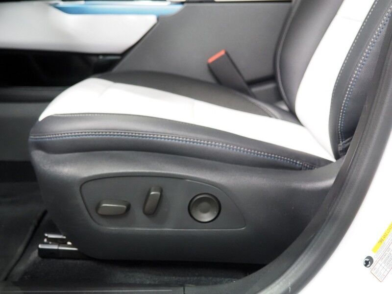 2025 Chevrolet Equinox EV LT *CONVENIENCE PKG, NAVIGATION, ADAPTIVE CRUISE, SAFETY ALERTS, COLOR TOUCHSCREEN, 360 VIEW CAMERAS, HEATED SEATS/STEERING, REMOTE START, POWER LIFTGATE, WIRELESS CHARGING Round Rock TX