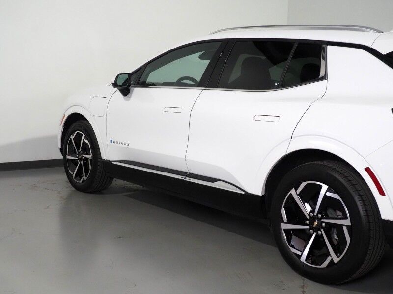 2025 Chevrolet Equinox EV LT *CONVENIENCE PKG, NAVIGATION, ADAPTIVE CRUISE, SAFETY ALERTS, COLOR TOUCHSCREEN, 360 VIEW CAMERAS, HEATED SEATS/STEERING, REMOTE START, POWER LIFTGATE, WIRELESS CHARGING Round Rock TX