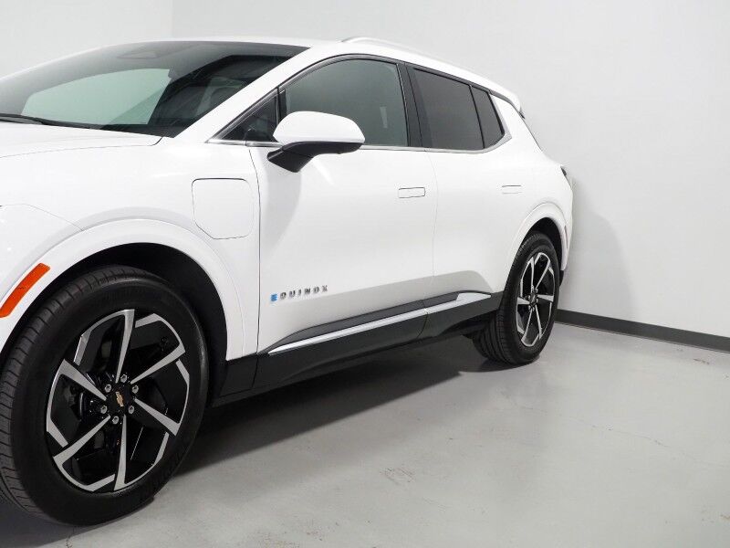 2025 Chevrolet Equinox EV LT *CONVENIENCE PKG, NAVIGATION, ADAPTIVE CRUISE, SAFETY ALERTS, COLOR TOUCHSCREEN, 360 VIEW CAMERAS, HEATED SEATS/STEERING, REMOTE START, POWER LIFTGATE, WIRELESS CHARGING Round Rock TX