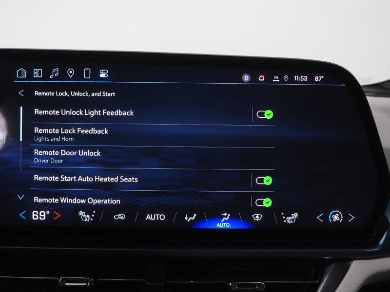 2025 Chevrolet Equinox EV LT *CONVENIENCE PKG, NAVIGATION, ADAPTIVE CRUISE, SAFETY ALERTS, COLOR TOUCHSCREEN, 360 VIEW CAMERAS, HEATED SEATS/STEERING, REMOTE START, POWER LIFTGATE, WIRELESS CHARGING Round Rock TX