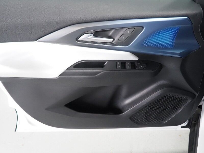 2025 Chevrolet Equinox EV LT *CONVENIENCE PKG, NAVIGATION, ADAPTIVE CRUISE, SAFETY ALERTS, COLOR TOUCHSCREEN, 360 VIEW CAMERAS, HEATED SEATS/STEERING, REMOTE START, POWER LIFTGATE, WIRELESS CHARGING Round Rock TX