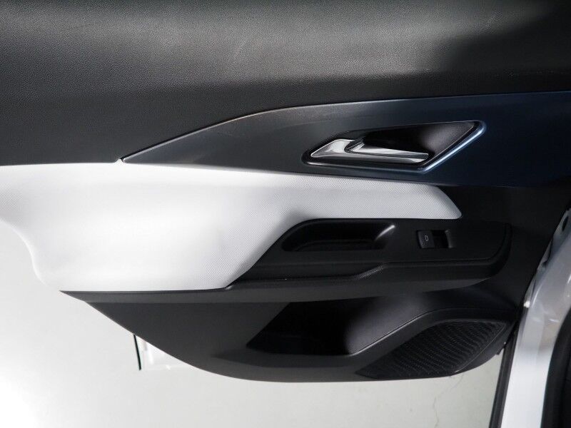 2025 Chevrolet Equinox EV LT *CONVENIENCE PKG, NAVIGATION, ADAPTIVE CRUISE, SAFETY ALERTS, COLOR TOUCHSCREEN, 360 VIEW CAMERAS, HEATED SEATS/STEERING, REMOTE START, POWER LIFTGATE, WIRELESS CHARGING Round Rock TX