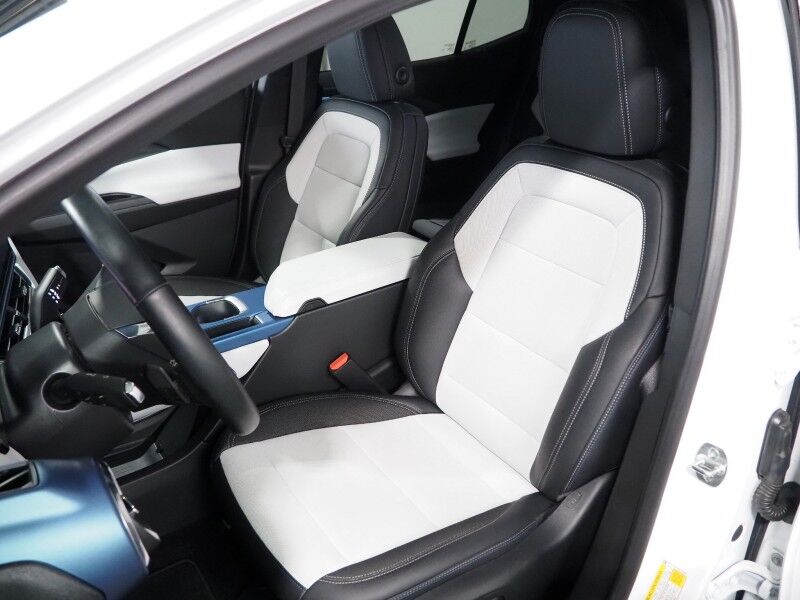 2025 Chevrolet Equinox EV LT *CONVENIENCE PKG, NAVIGATION, ADAPTIVE CRUISE, SAFETY ALERTS, COLOR TOUCHSCREEN, 360 VIEW CAMERAS, HEATED SEATS/STEERING, REMOTE START, POWER LIFTGATE, WIRELESS CHARGING Round Rock TX