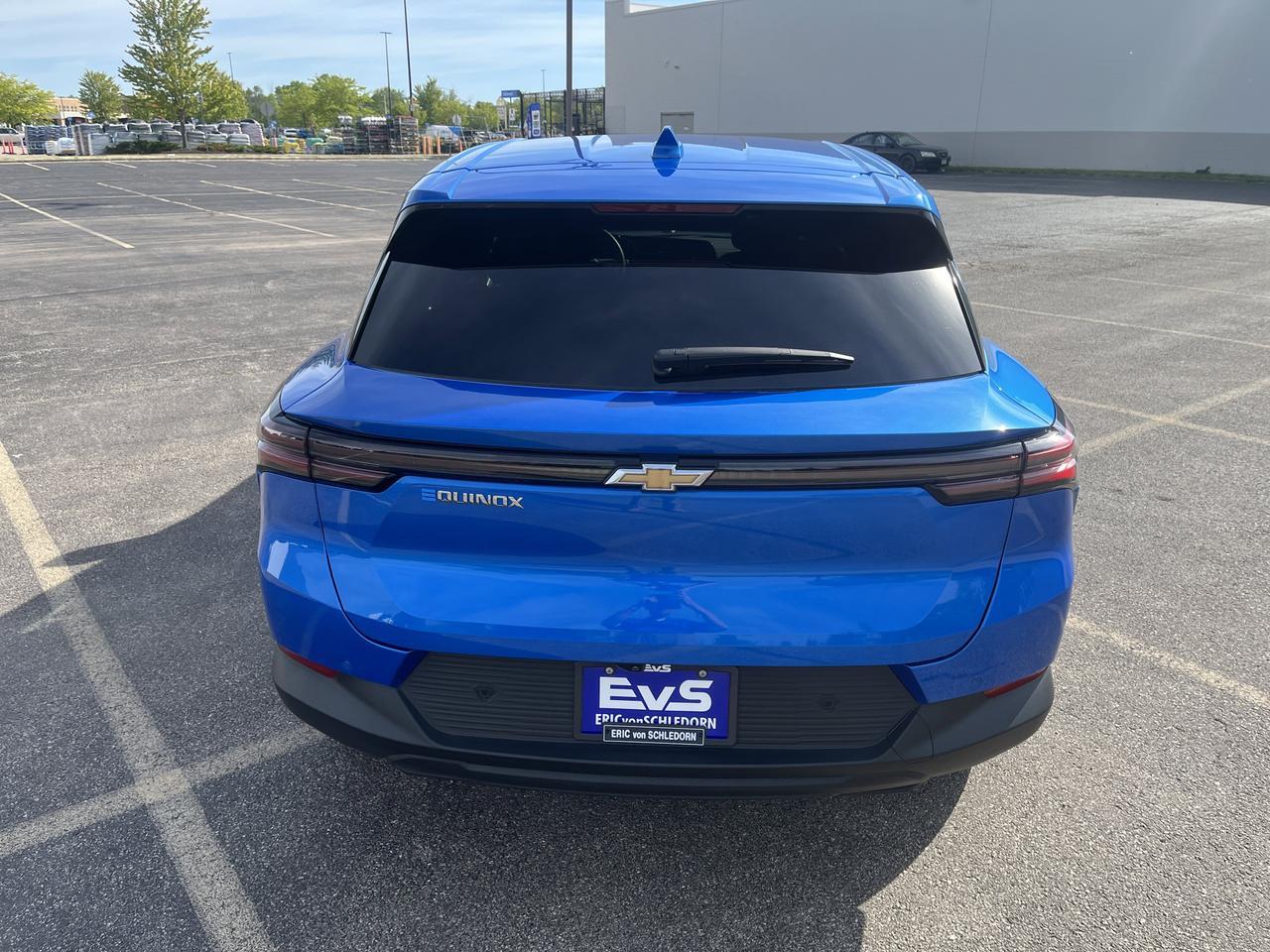 2025 Chevrolet Equinox EV LT1 Comfort ActiveSfty2Pkgs w/Dual-LevelChargeCord HtdSeats HtdStrngWhl 8-WayPwrDrvrSeat HD-SrrndVsn Saukville WI
