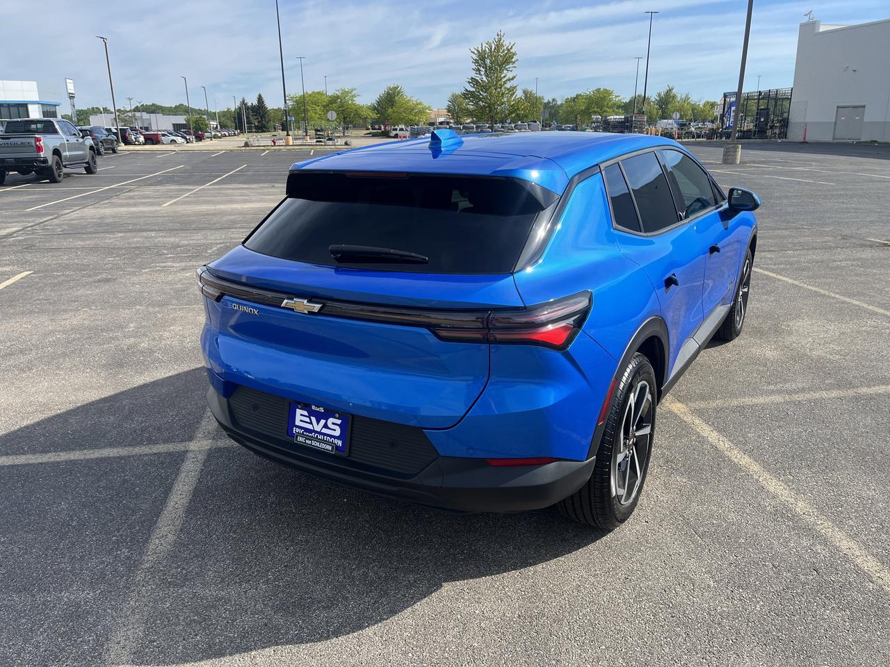 2025 Chevrolet Equinox EV LT1 Comfort ActiveSfty2Pkgs w/Dual-LevelChargeCord HtdSeats HtdStrngWhl 8-WayPwrDrvrSeat HD-SrrndVsn Saukville WI