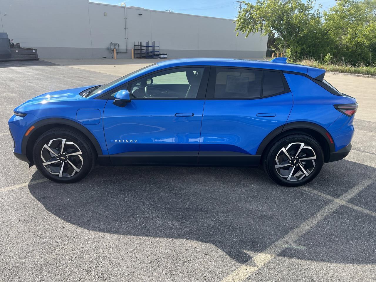 2025 Chevrolet Equinox EV LT1 Comfort ActiveSfty2Pkgs w/Dual-LevelChargeCord HtdSeats HtdStrngWhl 8-WayPwrDrvrSeat HD-SrrndVsn