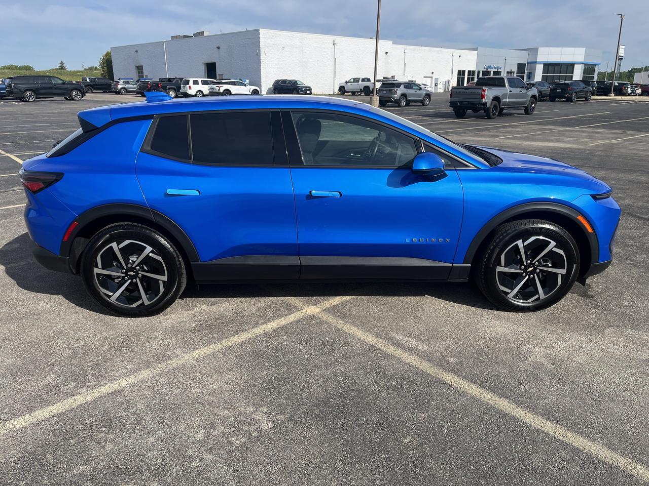 2025 Chevrolet Equinox EV LT1 Comfort ActiveSfty2Pkgs w/Dual-LevelChargeCord HtdSeats HtdStrngWhl 8-WayPwrDrvrSeat HD-SrrndVsn Saukville WI