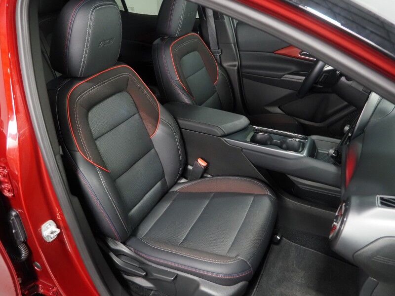 2025 Chevrolet Equinox EV RS *PANORAMA MOONROOF, NAVIGATION, ADAPTIVE CRUISE, SAFETY ALERTS, 360 VIEW CAMERAS, 17.7 INCH DISPLAY, HEATED SEATS/STEERING, REMOTE START, POWER LIFTGATE, 21 INCH WHEELS, WIRELESS CHARGING