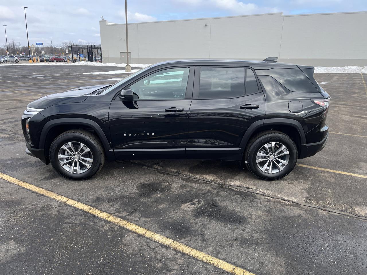 2025 Chevrolet Equinox LT AWD w/AdaptiveCruise HtdSeats HtdSteeringWheel RemoteStart HD-RearCamera Saukville WI