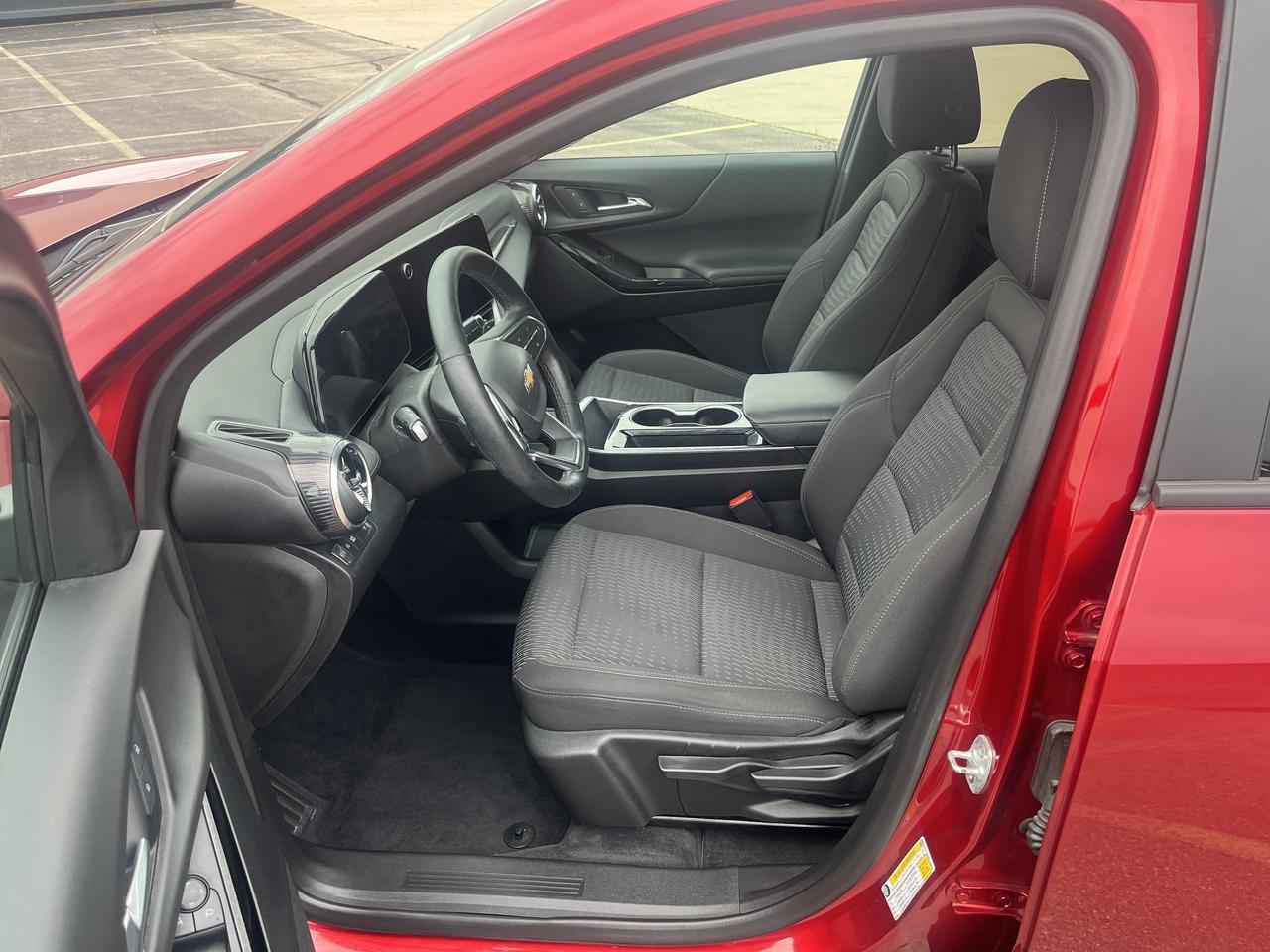 2025 Chevrolet Equinox LT FWD Safety&TechnologyPkg w/AdptvCrz HtdSeats HtdSteeringWheel FogLamps RrCamMrr HD-SrrndVsn Saukville WI
