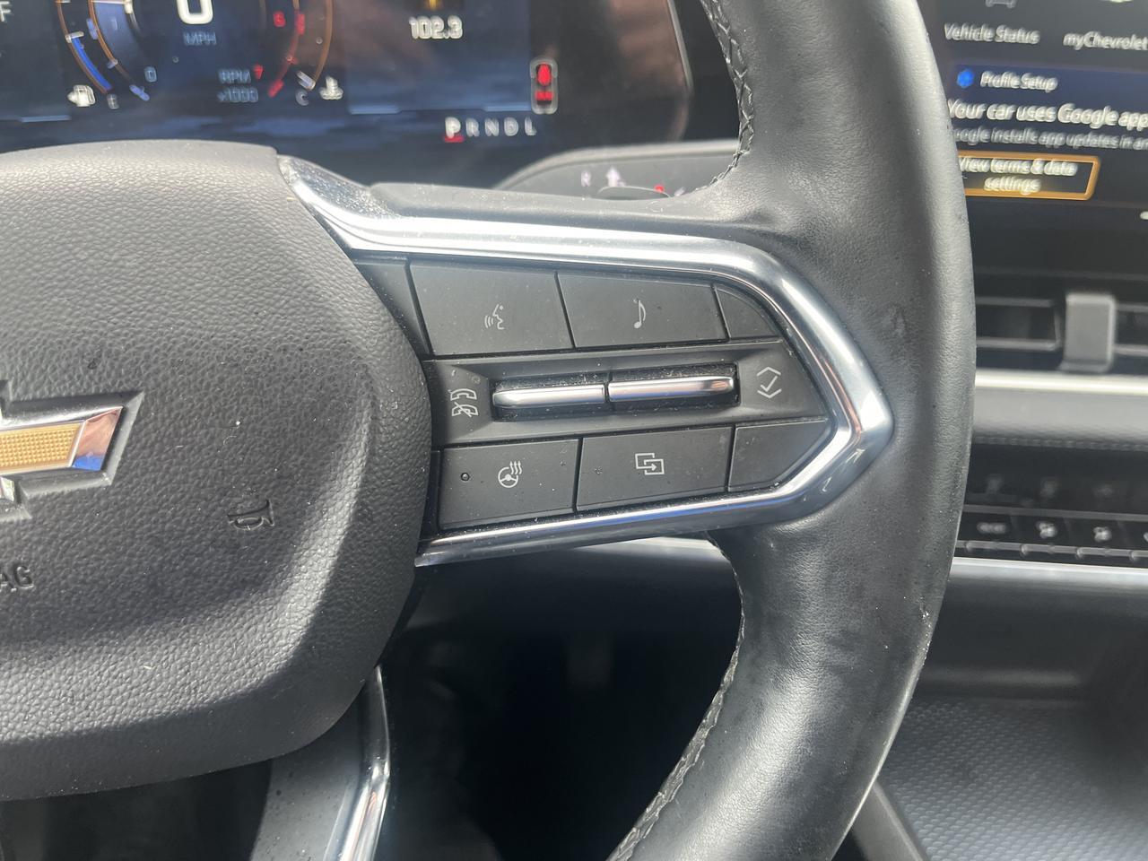 2025 Chevrolet Equinox LT FWD Safety&TechnologyPkg w/AdptvCrz HtdSeats HtdSteeringWheel FogLamps RrCamMrr HD-SrrndVsn Saukville WI
