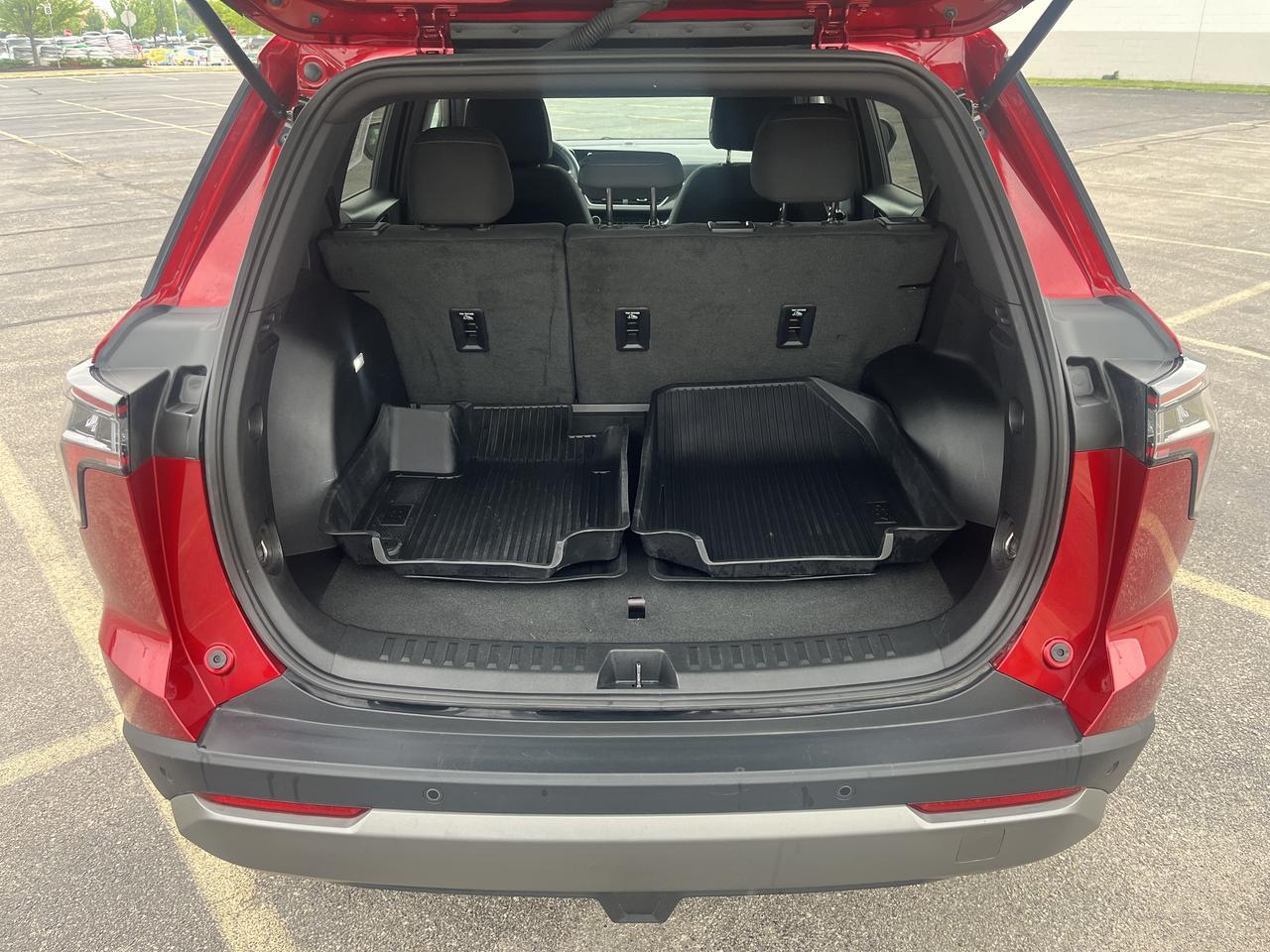 2025 Chevrolet Equinox LT FWD Safety&TechnologyPkg w/AdptvCrz HtdSeats HtdSteeringWheel FogLamps RrCamMrr HD-SrrndVsn Saukville WI
