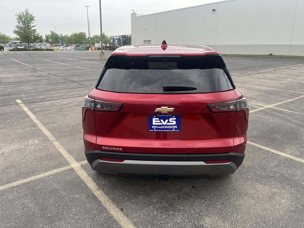 2025 Chevrolet Equinox LT FWD Safety&TechnologyPkg w/AdptvCrz HtdSeats HtdSteeringWheel FogLamps RrCamMrr HD-SrrndVsn Saukville WI
