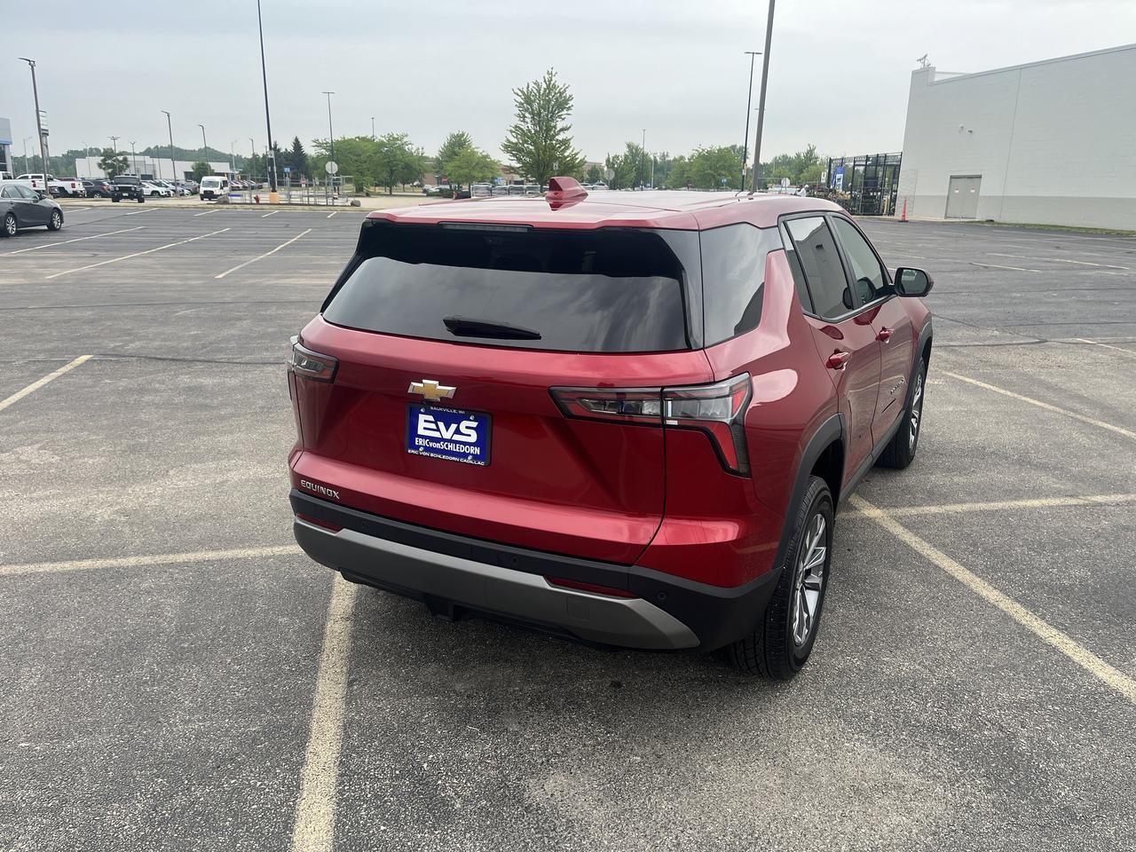 2025 Chevrolet Equinox LT FWD Safety&TechnologyPkg w/AdptvCrz HtdSeats HtdSteeringWheel FogLamps RrCamMrr HD-SrrndVsn Saukville WI