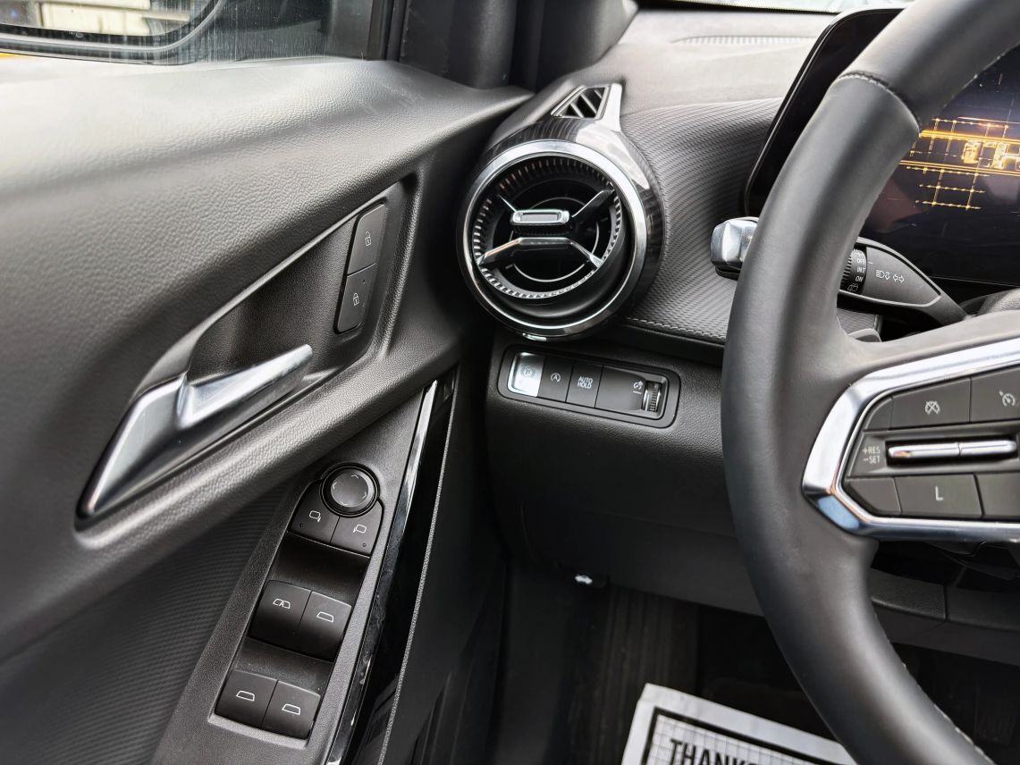 2025 Chevrolet Equinox LT Sport Utility 4D