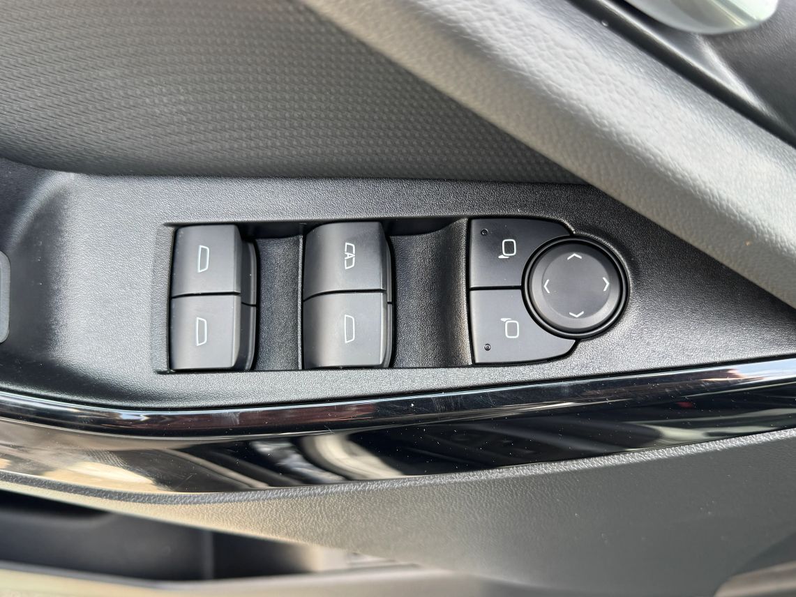 2025 Chevrolet Equinox LT Sport Utility 4D