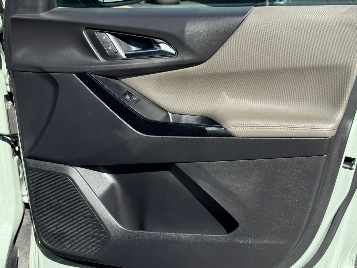 2025 Chevrolet Equinox LT Sport Utility 4D