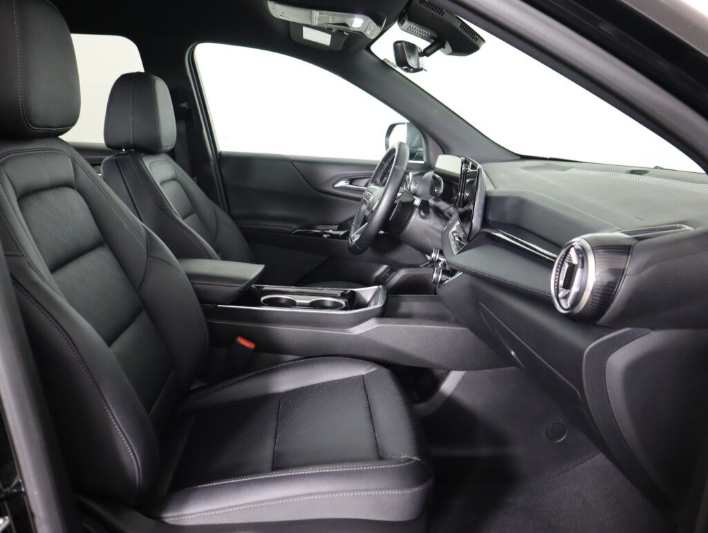 2025 Chevrolet Equinox LT w/Safety/Tech/Convenience II Maumee OH