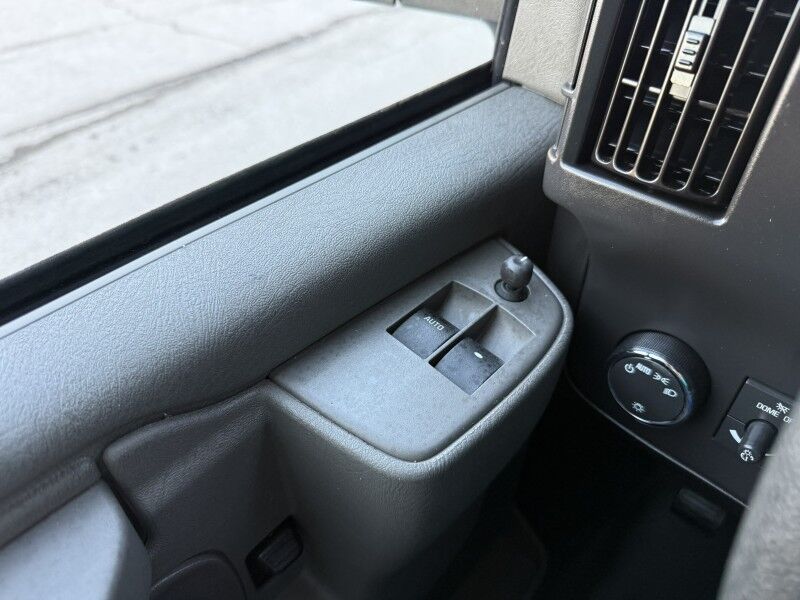 2025 Chevrolet Express 2500 Cargo Van 9k mi's Collinsville OK