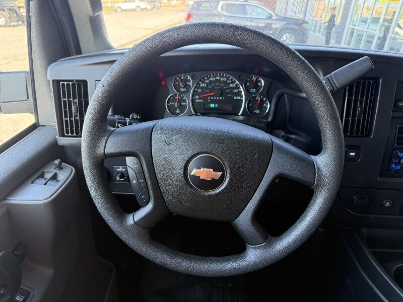 2025 Chevrolet Express 2500 Cargo Van 9k mi's Collinsville OK