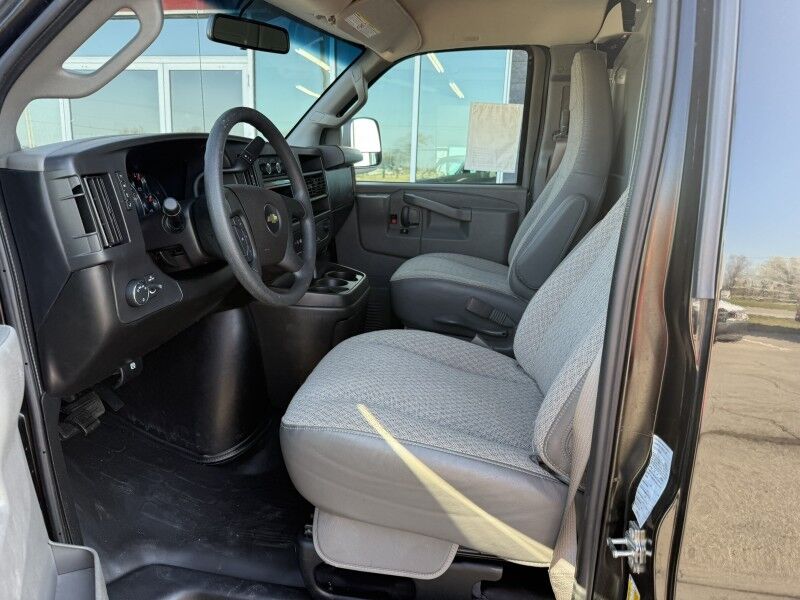 2025 Chevrolet Express 2500 Cargo Van 9k mi's Collinsville OK