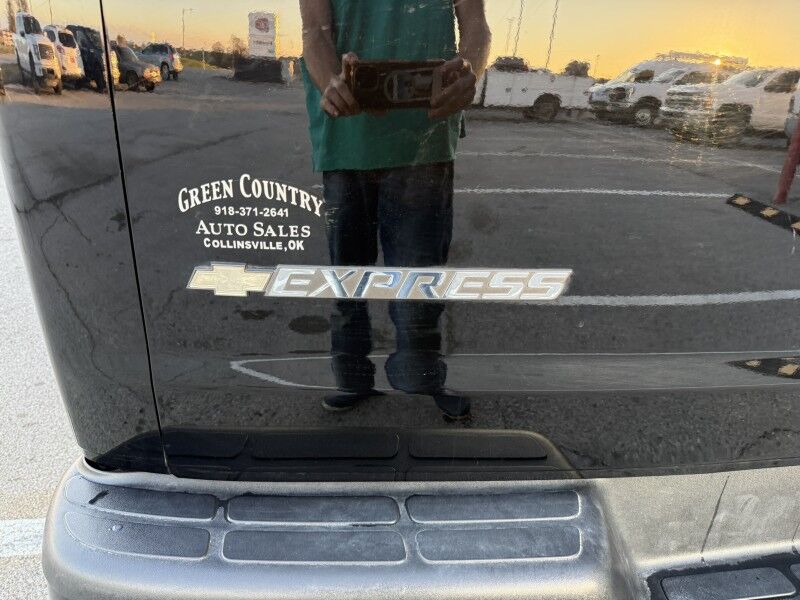 2025 Chevrolet Express 2500 Cargo Van 9k mi's Collinsville OK