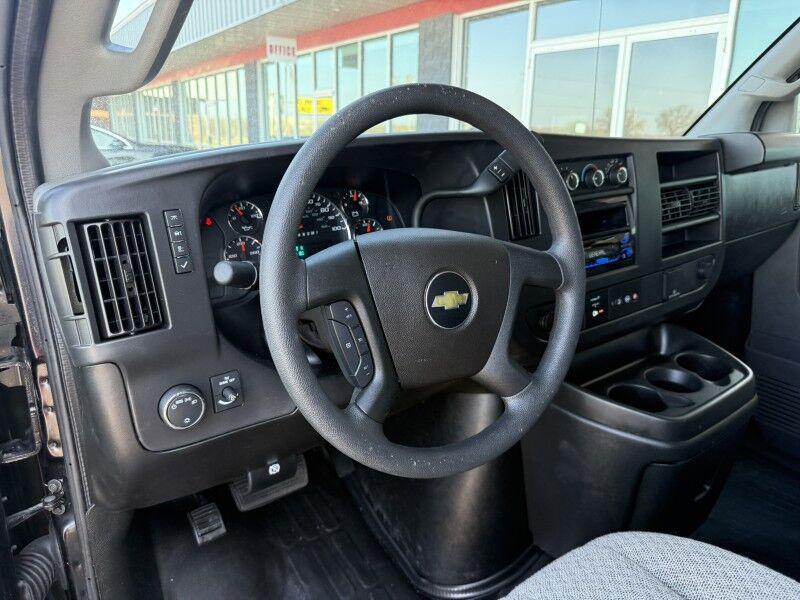 2025 Chevrolet Express 2500 Cargo Van 9k mi's Collinsville OK