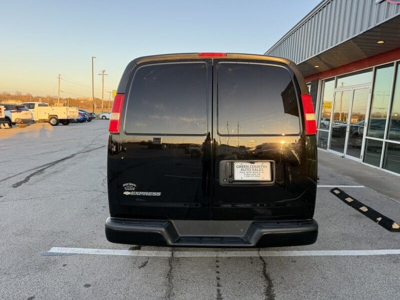 2025 Chevrolet Express 2500 Cargo Van 9k mi's Collinsville OK