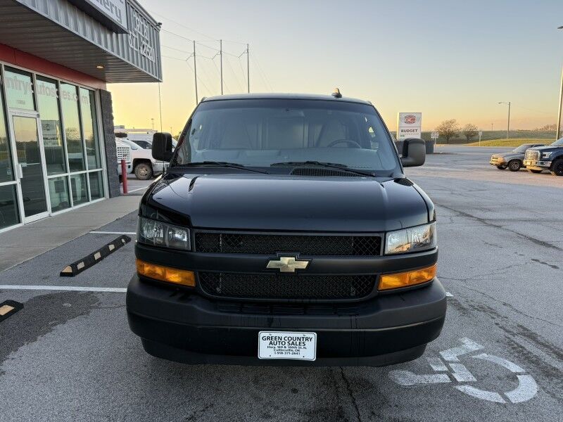 2025 Chevrolet Express 2500 Cargo Van 9k mi's Collinsville OK