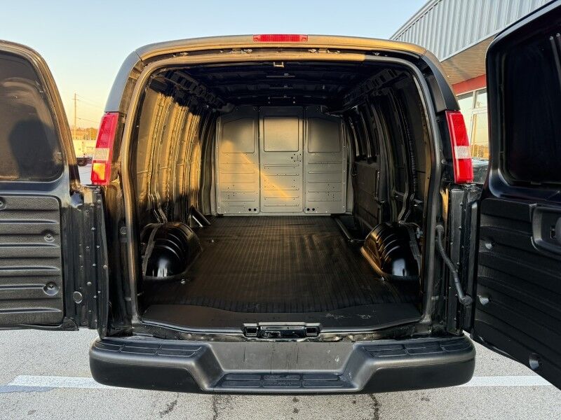 2025 Chevrolet Express 2500 Cargo Van 9k mi's Collinsville OK
