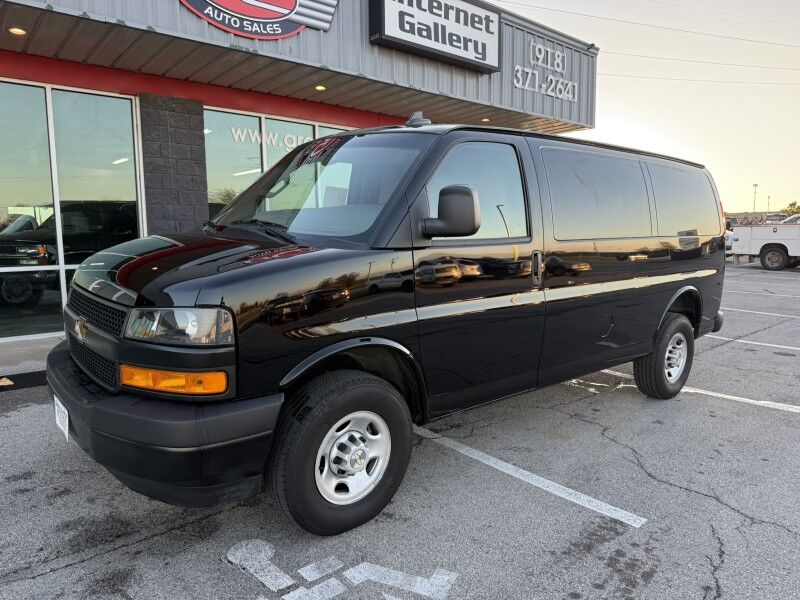 2025 Chevrolet Express 2500 Cargo Van 9k mi's Collinsville OK