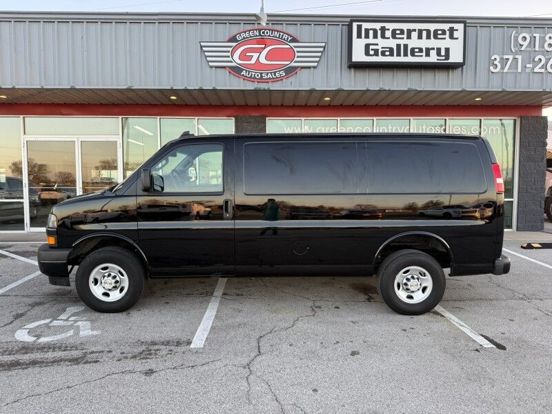 2025 Chevrolet Express 2500 Cargo Van 9k mi's Collinsville OK