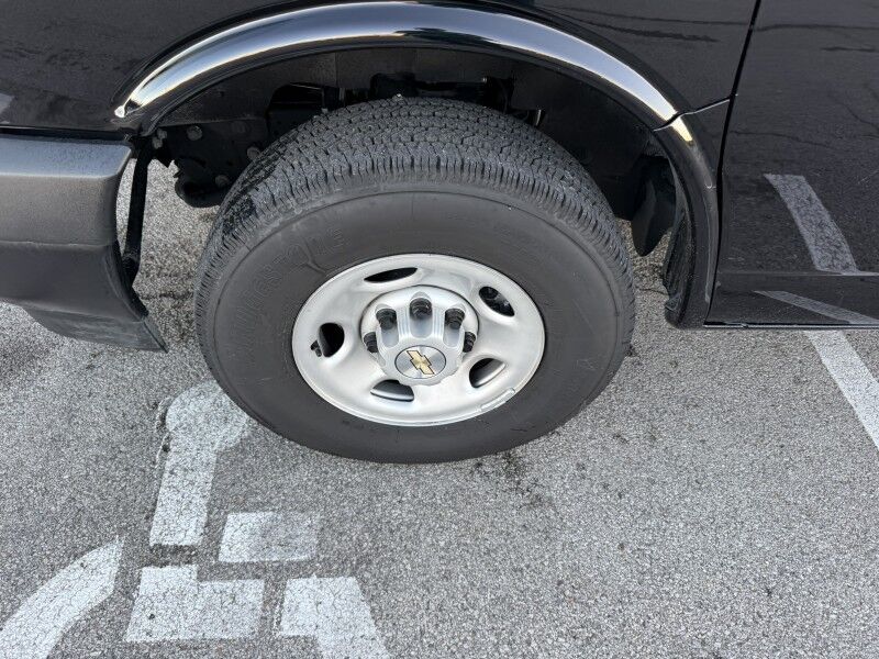 2025 Chevrolet Express 2500 Cargo Van 9k mi's Collinsville OK