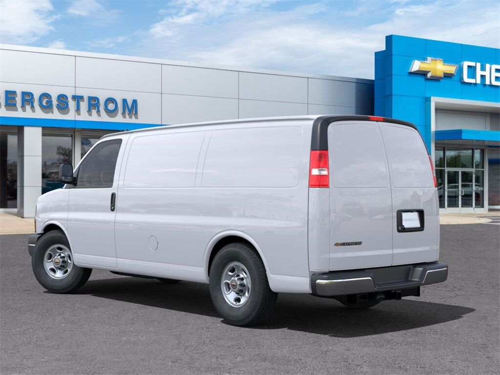 2025 Chevrolet Express 2500 Work Van Green Bay WI