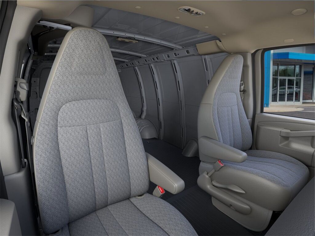 2025 Chevrolet Express 2500 Work Van Green Bay WI