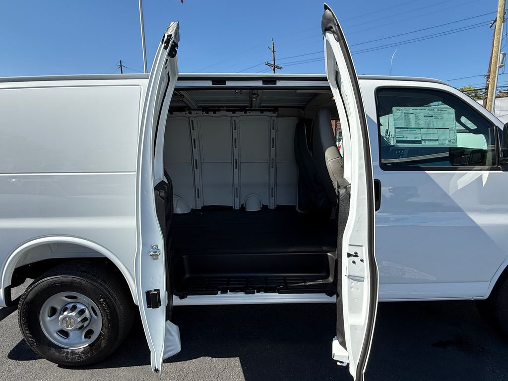 2025 Chevrolet Express 2500 Work Van Jersey City NJ