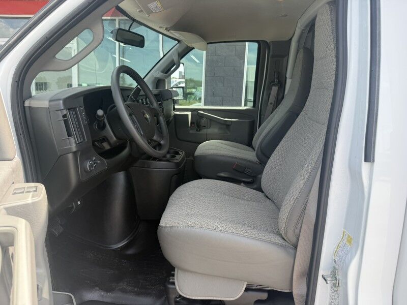 2025 Chevrolet Express 3500 Collinsville OK