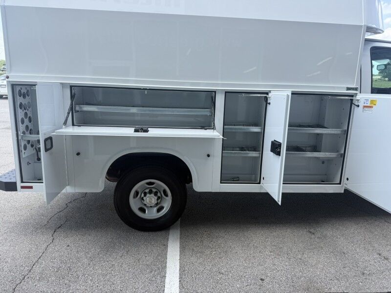2025 Chevrolet Express 3500 Collinsville OK